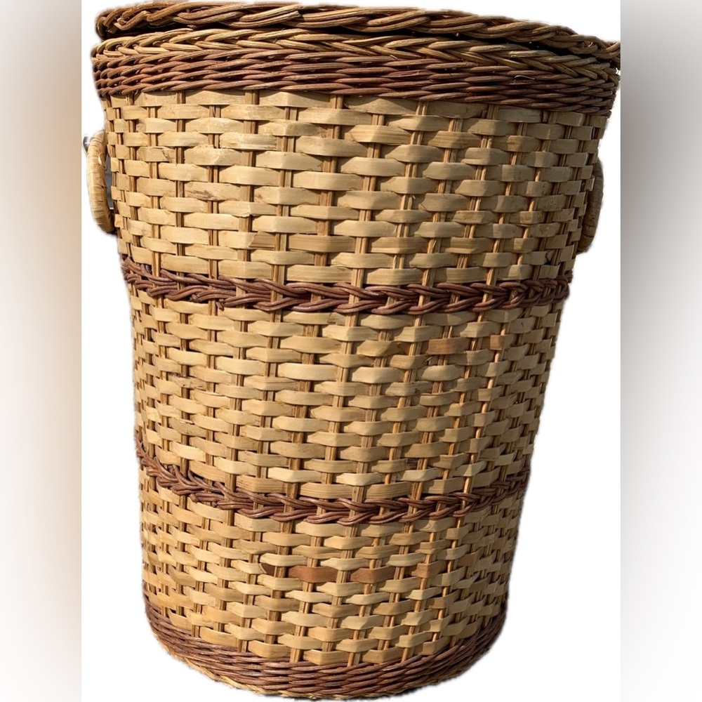 New vintage wicker lidded basket with handles